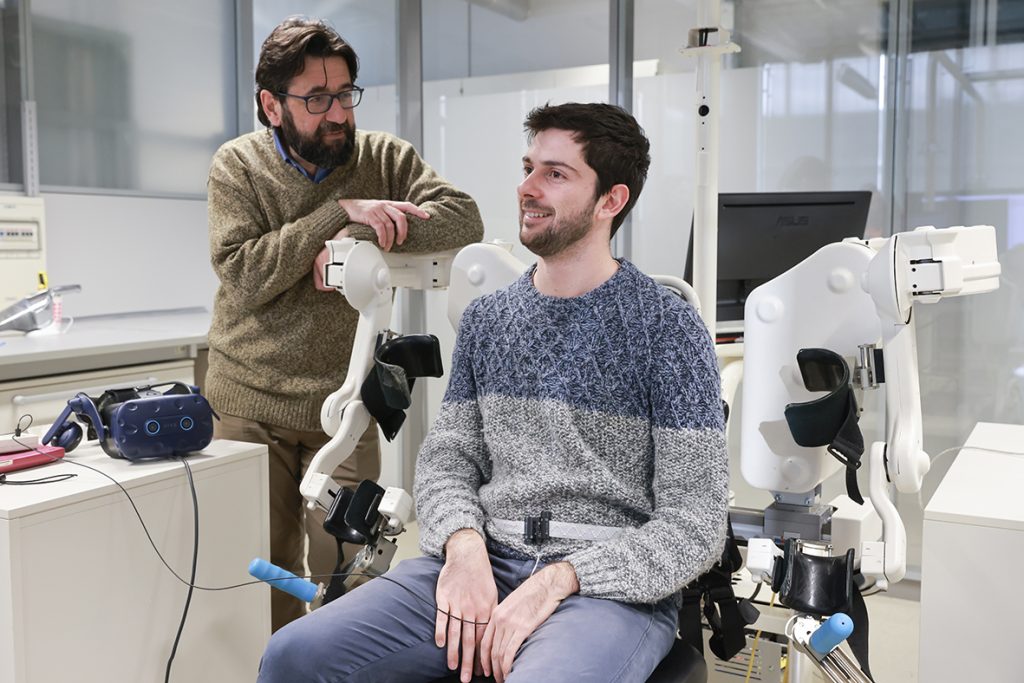 Silvestro Micera e Leonardo Pollina preparano la sperimentazione
