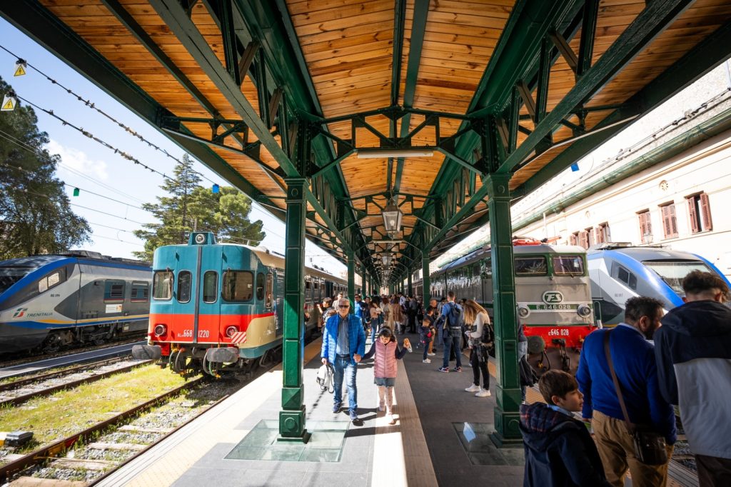 Valle dei templi-treni storici