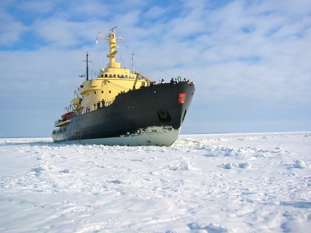 Nave rompighiaccio scopre vulcani sottomarini