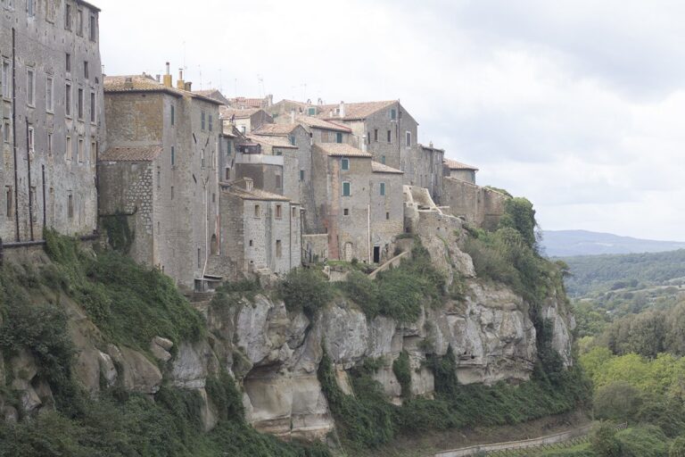 FARNESE, BORGO MEDIEVALE DEL “PINOCCHIO” DI COMENCINI