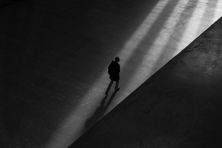 La Spagna lotta contro la solitudine