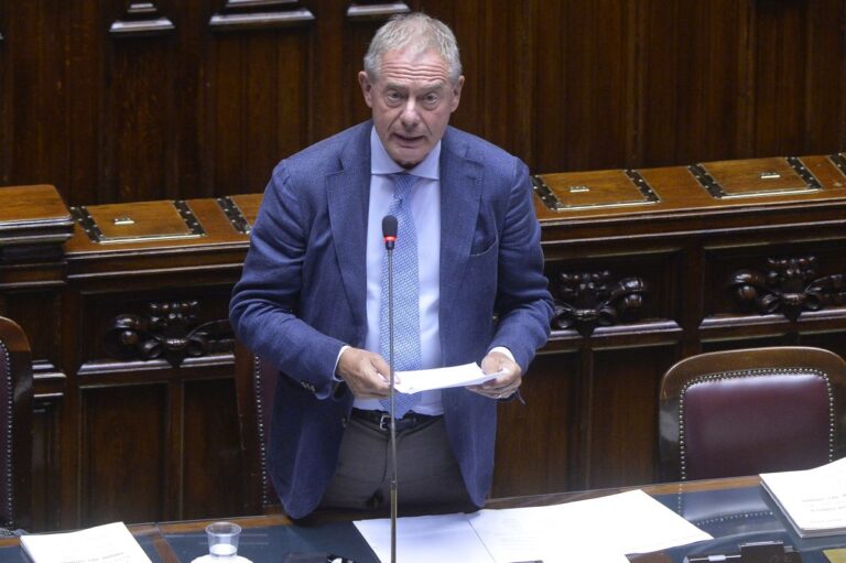 Sbloccato il Dpcm Automotive, Urso “Sostegno per la transizione industriale”