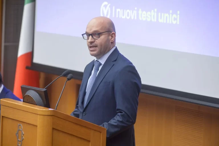 2 Giugno, Fontana “La democrazia si rafforza con partecipazione e giovani”