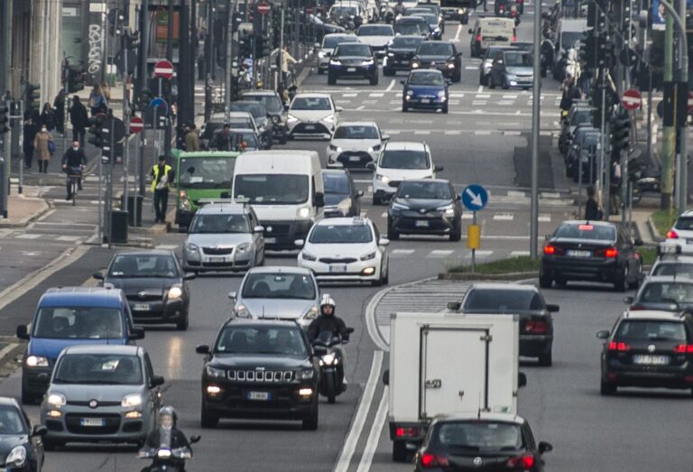 A maggio il mercato dell’auto +7,64% su base annua in Italia