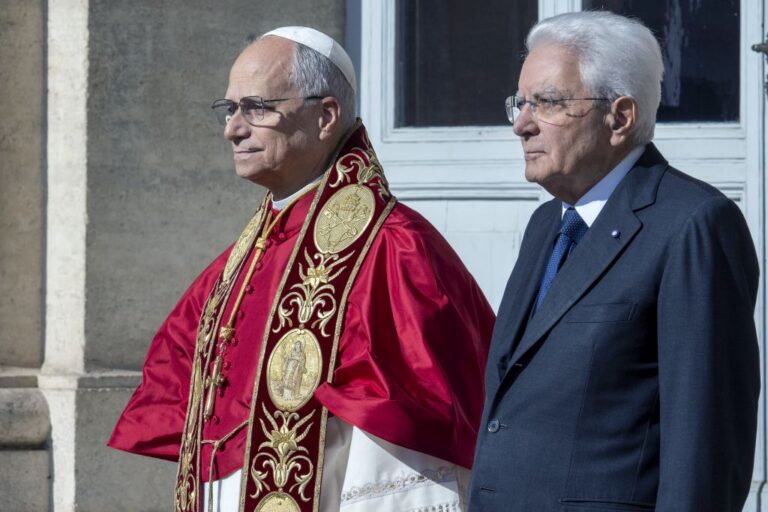 Mattarella al Papa “Suo viaggio in Spagna sarà foriero di fiducia e speranza”