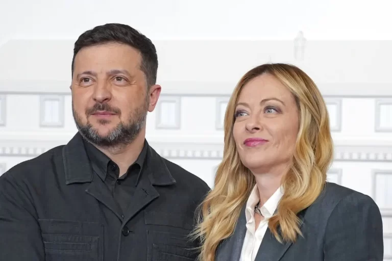 Ucraina, Meloni incontra Zelensky “Impegno al fianco di Kiev per una pace giusta”