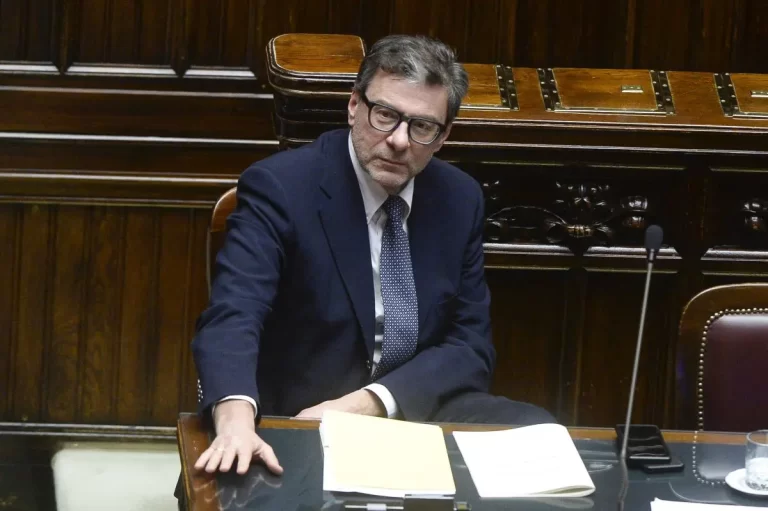 Banche, Giorgetti “Esaurito il ruolo del Governo azionista”