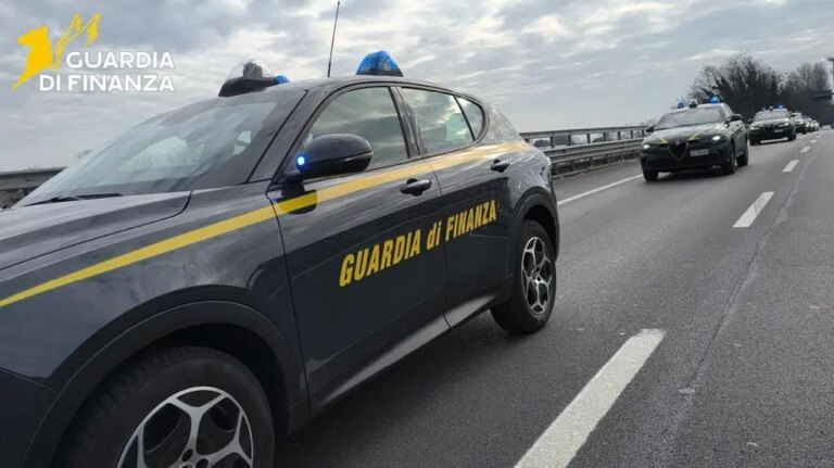 Estorsioni e truffe ad anziani in tutta Italia, sgominata organizzazione